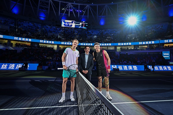 中见证无数 中见证无数